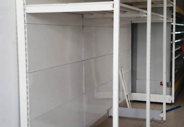 SCAFFALE MINI RACK SCAFFALATURA COMPONIBILE PER USO ALIMENTARE IDEALE PER ESPOSIZIONE DI CASSE D'ACQUA O SIMILI SENZA BASE PER POTER ESPORRE MERCE IN PEDANA