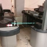 BANCO CASSA SCIVOLO 10 uguali disponibili colore grigio a € 450 cad Bancone composto da piano cassa e rullo automatico, vano scanner e imbuto scivolo per raccogli spesa DA 50 CM