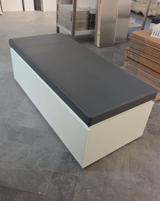 POUF SEDUTA PROVA SCARPE  GRIGIO E BIANCO 16164
